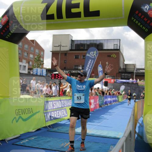10.08.2025 - GEWOBA Citytriathlon Bremen H.Heesch http://msf.ph/oto/8540323 10.08.2025 11:42:49 Ziel 53, 139, 447, 463 meine-sportfotos.de