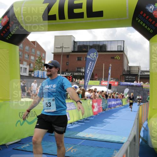 10.08.2025 - GEWOBA Citytriathlon Bremen H.Heesch http://msf.ph/oto/8540334 10.08.2025 11:42:50 Ziel 53, 139, 447, 463 meine-sportfotos.de