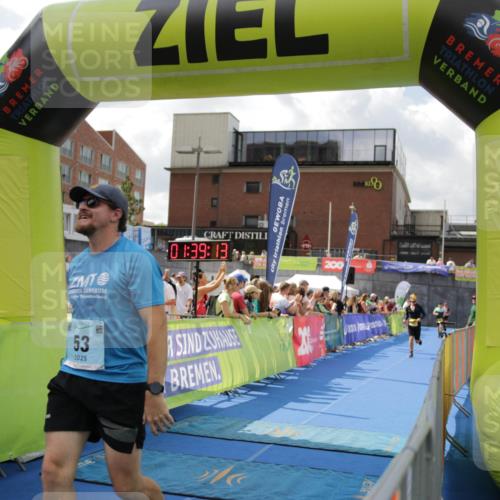 10.08.2025 - GEWOBA Citytriathlon Bremen H.Heesch http://msf.ph/oto/8540337 10.08.2025 11:42:50 Ziel 53, 139, 447, 463 meine-sportfotos.de