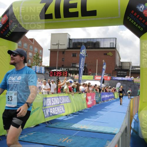 10.08.2025 - GEWOBA Citytriathlon Bremen H.Heesch http://msf.ph/oto/8540339 10.08.2025 11:42:50 Ziel 53, 139, 447, 463 meine-sportfotos.de