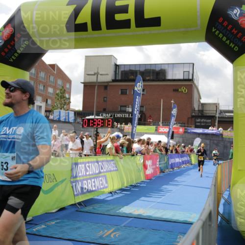 10.08.2025 - GEWOBA Citytriathlon Bremen H.Heesch http://msf.ph/oto/8540340 10.08.2025 11:42:50 Ziel 53, 139, 447, 463 meine-sportfotos.de