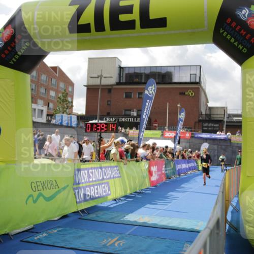 10.08.2025 - GEWOBA Citytriathlon Bremen H.Heesch http://msf.ph/oto/8540344 10.08.2025 11:42:51 Ziel 53, 139, 463 meine-sportfotos.de