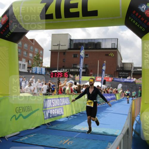 10.08.2025 - GEWOBA Citytriathlon Bremen H.Heesch http://msf.ph/oto/8540372 10.08.2025 11:42:54 Ziel 53, 355, 463 meine-sportfotos.de