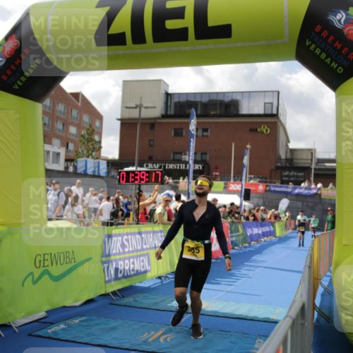 10.08.2025 - GEWOBA Citytriathlon Bremen H.Heesch http://msf.ph/oto/8540376 10.08.2025 11:42:54 Ziel 53, 355, 463 meine-sportfotos.de