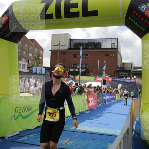 10.08.2025 - GEWOBA Citytriathlon Bremen H.Heesch http://msf.ph/oto/8540383 10.08.2025 11:42:55 Ziel 53, 355, 463 meine-sportfotos.de