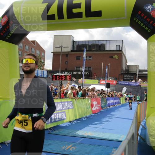 10.08.2025 - GEWOBA Citytriathlon Bremen H.Heesch http://msf.ph/oto/8540386 10.08.2025 11:42:55 Ziel 53, 355, 463 meine-sportfotos.de
