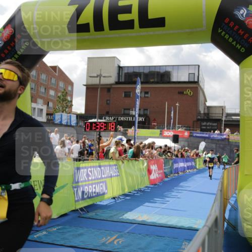 10.08.2025 - GEWOBA Citytriathlon Bremen H.Heesch http://msf.ph/oto/8540388 10.08.2025 11:42:55 Ziel 53, 355, 463 meine-sportfotos.de