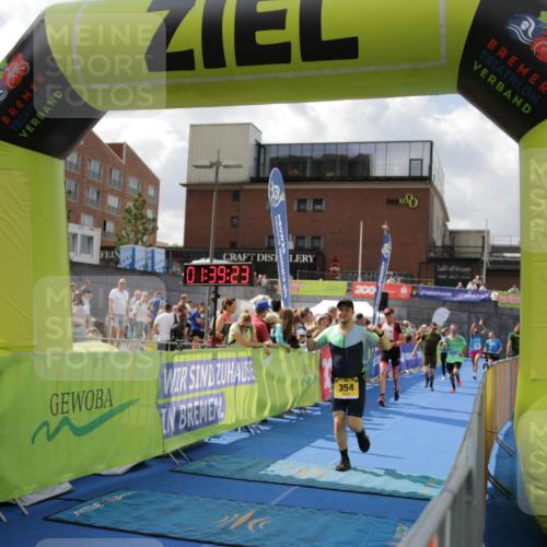 10.08.2025 - GEWOBA Citytriathlon Bremen H.Heesch http://msf.ph/oto/8540394 10.08.2025 11:43:00 Ziel 355 meine-sportfotos.de
