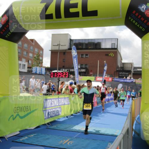 10.08.2025 - GEWOBA Citytriathlon Bremen H.Heesch http://msf.ph/oto/8540397 10.08.2025 11:43:00 Ziel 355 meine-sportfotos.de