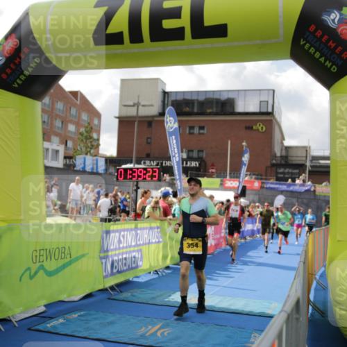 10.08.2025 - GEWOBA Citytriathlon Bremen H.Heesch http://msf.ph/oto/8540399 10.08.2025 11:43:00 Ziel 355 meine-sportfotos.de