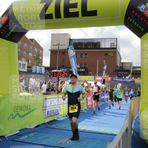 10.08.2025 - GEWOBA Citytriathlon Bremen H.Heesch http://msf.ph/oto/8540402 10.08.2025 11:43:01 Ziel 354, 355, 506 meine-sportfotos.de