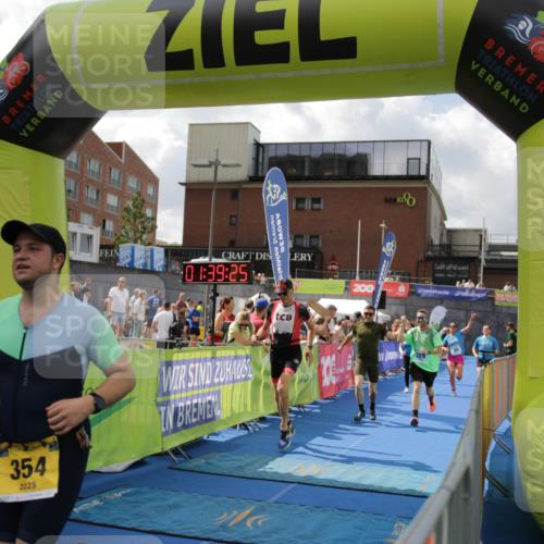 10.08.2025 - GEWOBA Citytriathlon Bremen H.Heesch http://msf.ph/oto/8540412 10.08.2025 11:43:02 Ziel 354, 355, 506 meine-sportfotos.de