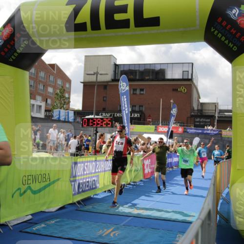 10.08.2025 - GEWOBA Citytriathlon Bremen H.Heesch http://msf.ph/oto/8540414 10.08.2025 11:43:02 Ziel 354, 355, 506 meine-sportfotos.de