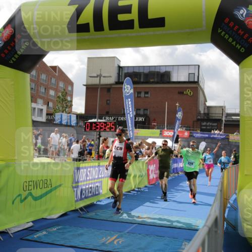 10.08.2025 - GEWOBA Citytriathlon Bremen H.Heesch http://msf.ph/oto/8540415 10.08.2025 11:43:02 Ziel 354, 355, 506 meine-sportfotos.de