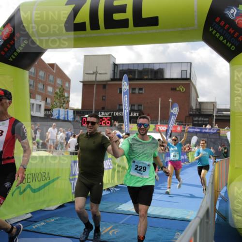 10.08.2025 - GEWOBA Citytriathlon Bremen H.Heesch http://msf.ph/oto/8540429 10.08.2025 11:43:03 Ziel 49, 354, 355, 506 meine-sportfotos.de