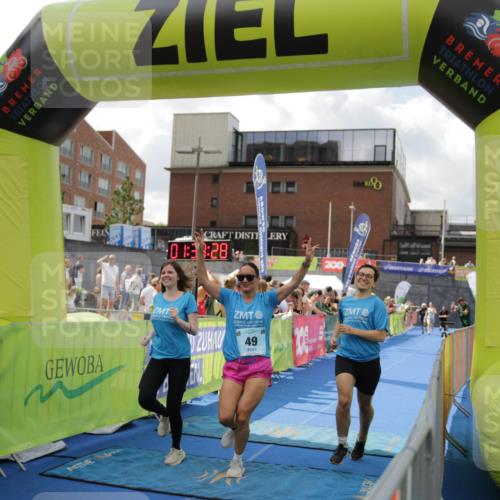 10.08.2025 - GEWOBA Citytriathlon Bremen H.Heesch http://msf.ph/oto/8540439 10.08.2025 11:43:05 Ziel 49, 229, 354, 355, 506 meine-sportfotos.de