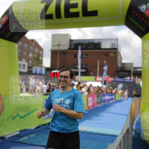 10.08.2025 - GEWOBA Citytriathlon Bremen H.Heesch http://msf.ph/oto/8540449 10.08.2025 11:43:06 Ziel 49, 229, 354, 355, 506 meine-sportfotos.de
