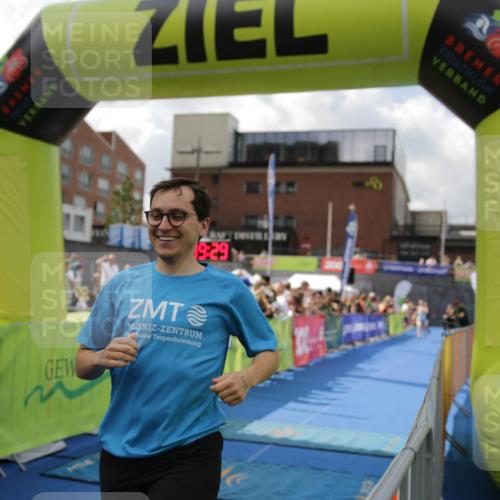 10.08.2025 - GEWOBA Citytriathlon Bremen H.Heesch http://msf.ph/oto/8540451 10.08.2025 11:43:06 Ziel 49, 229, 354, 355, 506 meine-sportfotos.de