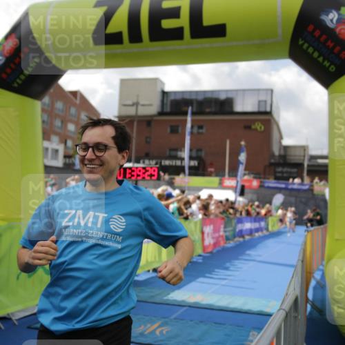 10.08.2025 - GEWOBA Citytriathlon Bremen H.Heesch http://msf.ph/oto/8540452 10.08.2025 11:43:06 Ziel 49, 229, 354, 355, 506 meine-sportfotos.de