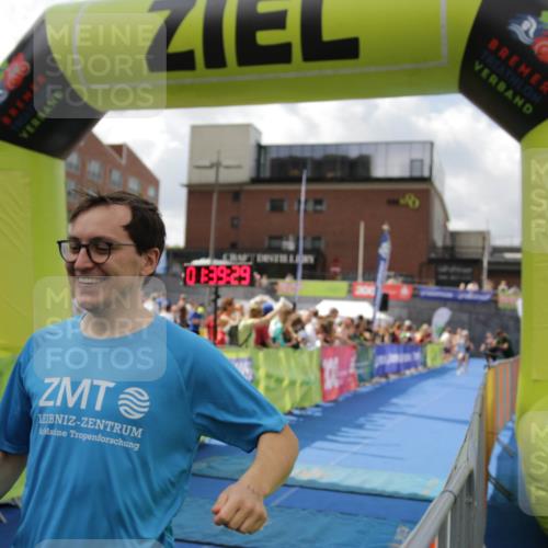 10.08.2025 - GEWOBA Citytriathlon Bremen H.Heesch http://msf.ph/oto/8540453 10.08.2025 11:43:06 Ziel 49, 229, 354, 355, 506 meine-sportfotos.de