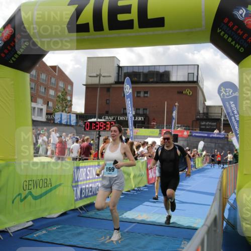 10.08.2025 - GEWOBA Citytriathlon Bremen H.Heesch http://msf.ph/oto/8540498 10.08.2025 11:43:10 Ziel 49, 169, 229, 354, 506 meine-sportfotos.de