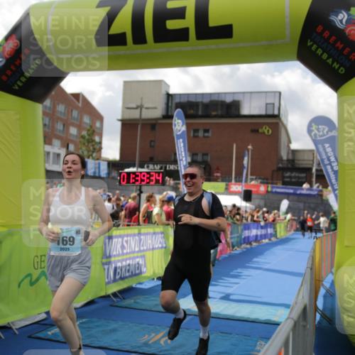 10.08.2025 - GEWOBA Citytriathlon Bremen H.Heesch http://msf.ph/oto/8540502 10.08.2025 11:43:11 Ziel 49, 169, 229, 354, 506 meine-sportfotos.de