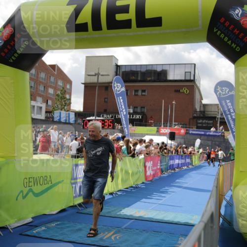 10.08.2025 - GEWOBA Citytriathlon Bremen H.Heesch http://msf.ph/oto/8540509 10.08.2025 11:43:12 Ziel 49, 169, 229, 354, 506 meine-sportfotos.de