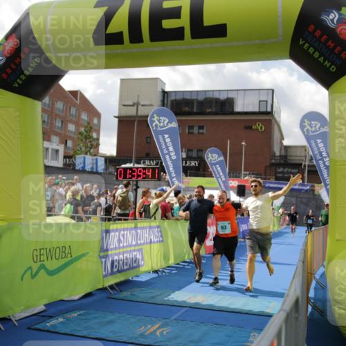 10.08.2025 - GEWOBA Citytriathlon Bremen H.Heesch http://msf.ph/oto/8540573 10.08.2025 11:43:18 Ziel 93, 169, 229 meine-sportfotos.de