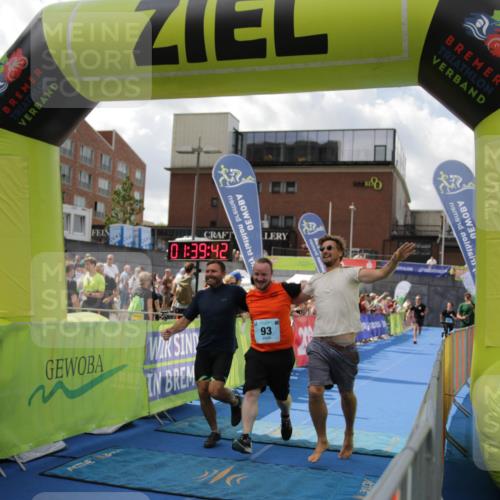 10.08.2025 - GEWOBA Citytriathlon Bremen H.Heesch http://msf.ph/oto/8540578 10.08.2025 11:43:19 Ziel 93, 169 meine-sportfotos.de