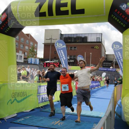 10.08.2025 - GEWOBA Citytriathlon Bremen H.Heesch http://msf.ph/oto/8540579 10.08.2025 11:43:19 Ziel 93, 169 meine-sportfotos.de