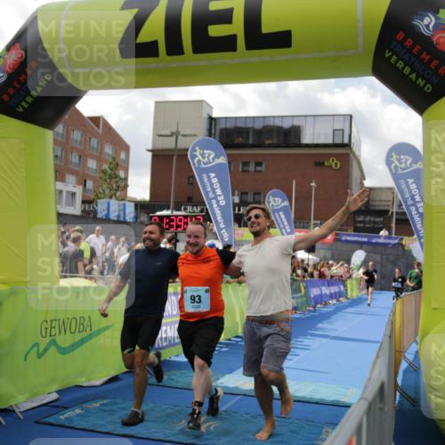 10.08.2025 - GEWOBA Citytriathlon Bremen H.Heesch http://msf.ph/oto/8540581 10.08.2025 11:43:19 Ziel 93, 169 meine-sportfotos.de