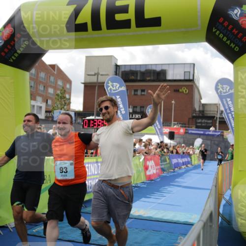 10.08.2025 - GEWOBA Citytriathlon Bremen H.Heesch http://msf.ph/oto/8540584 10.08.2025 11:43:19 Ziel 93, 169 meine-sportfotos.de