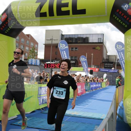 10.08.2025 - GEWOBA Citytriathlon Bremen H.Heesch http://msf.ph/oto/8540634 10.08.2025 11:43:25 Ziel 93, 233 meine-sportfotos.de