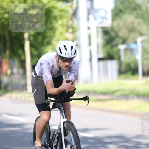 10.08.2025 - GEWOBA Citytriathlon Bremen Yannick Fuchs http://msf.ph/oto/8540647 10.08.2025 10:23:43 Radfahren 375, 391 meine-sportfotos.de