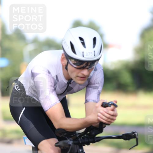 10.08.2025 - GEWOBA Citytriathlon Bremen Yannick Fuchs http://msf.ph/oto/8540648 10.08.2025 10:23:44 Radfahren 375, 391 meine-sportfotos.de