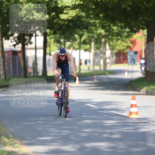 10.08.2025 - GEWOBA Citytriathlon Bremen Yannick Fuchs http://msf.ph/oto/8540650 10.08.2025 10:24:02 Radfahren 391 meine-sportfotos.de
