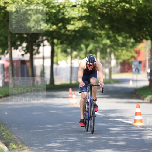 10.08.2025 - GEWOBA Citytriathlon Bremen Yannick Fuchs http://msf.ph/oto/8540651 10.08.2025 10:24:02 Radfahren 391 meine-sportfotos.de