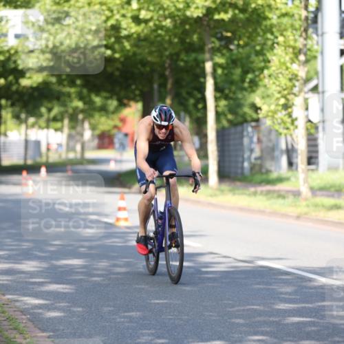 10.08.2025 - GEWOBA Citytriathlon Bremen Yannick Fuchs http://msf.ph/oto/8540653 10.08.2025 10:24:03 Radfahren 391 meine-sportfotos.de