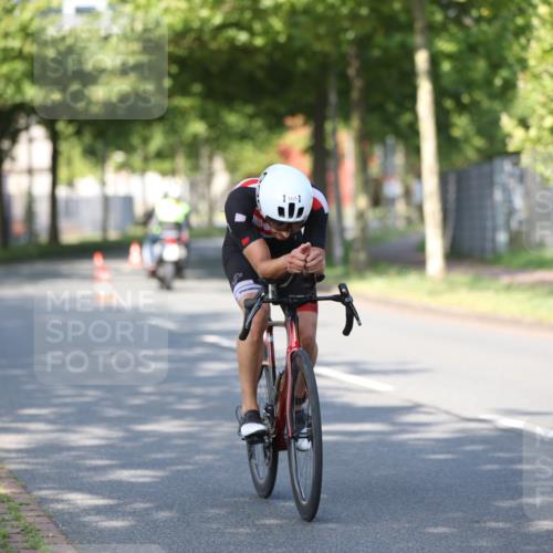 10.08.2025 - GEWOBA Citytriathlon Bremen Yannick Fuchs http://msf.ph/oto/8540670 10.08.2025 10:26:04 Radfahren 431, 507 meine-sportfotos.de