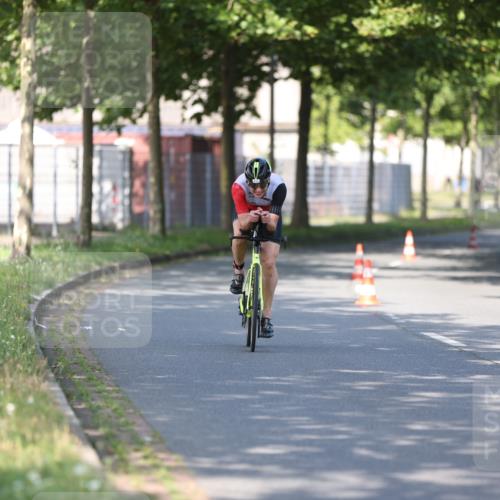 10.08.2025 - GEWOBA Citytriathlon Bremen Yannick Fuchs http://msf.ph/oto/8540674 10.08.2025 10:26:14 Radfahren 395, 431, 507 meine-sportfotos.de