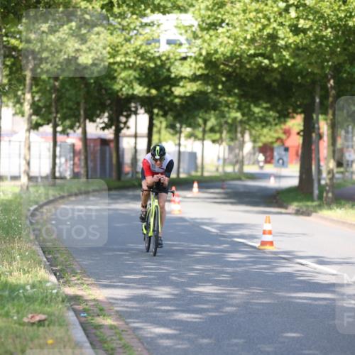10.08.2025 - GEWOBA Citytriathlon Bremen Yannick Fuchs http://msf.ph/oto/8540676 10.08.2025 10:26:15 Radfahren 395, 431, 507 meine-sportfotos.de