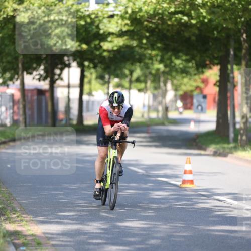 10.08.2025 - GEWOBA Citytriathlon Bremen Yannick Fuchs http://msf.ph/oto/8540677 10.08.2025 10:26:15 Radfahren 395, 431, 507 meine-sportfotos.de
