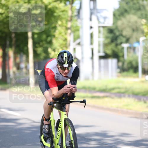 10.08.2025 - GEWOBA Citytriathlon Bremen Yannick Fuchs http://msf.ph/oto/8540680 10.08.2025 10:26:16 Radfahren 395, 507 meine-sportfotos.de