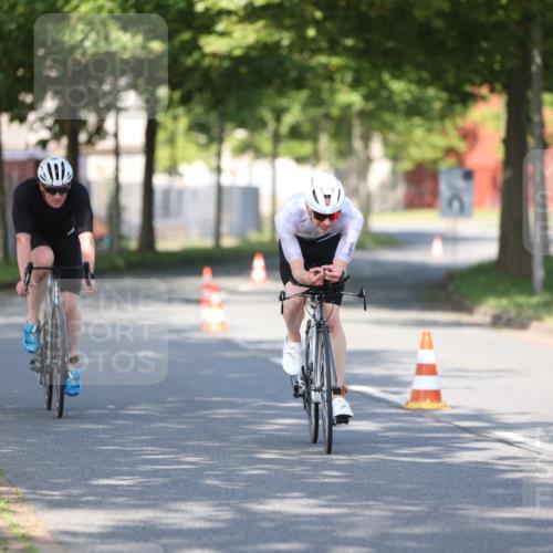 10.08.2025 - GEWOBA Citytriathlon Bremen Yannick Fuchs http://msf.ph/oto/8540686 10.08.2025 10:26:31 Radfahren 395, 487 meine-sportfotos.de