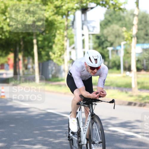 10.08.2025 - GEWOBA Citytriathlon Bremen Yannick Fuchs http://msf.ph/oto/8540690 10.08.2025 10:26:32 Radfahren 487 meine-sportfotos.de