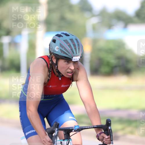 10.08.2025 - GEWOBA Citytriathlon Bremen Yannick Fuchs http://msf.ph/oto/8540697 10.08.2025 10:26:49 Radfahren  meine-sportfotos.de
