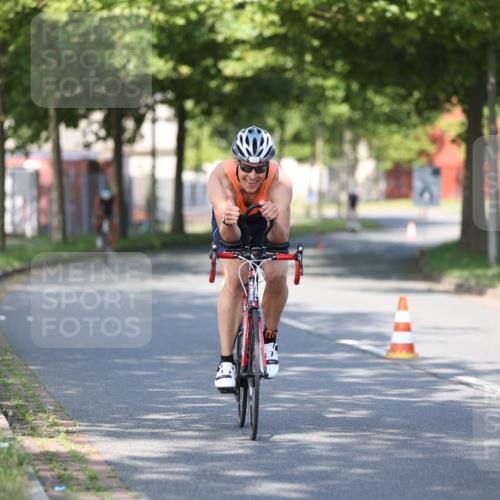 10.08.2025 - GEWOBA Citytriathlon Bremen Yannick Fuchs http://msf.ph/oto/8540701 10.08.2025 10:27:34 Radfahren 351, 422, 437 meine-sportfotos.de