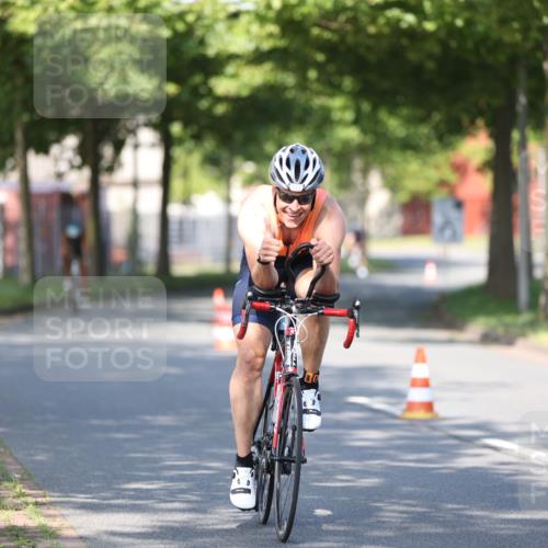 10.08.2025 - GEWOBA Citytriathlon Bremen Yannick Fuchs http://msf.ph/oto/8540702 10.08.2025 10:27:34 Radfahren 351, 422, 437 meine-sportfotos.de