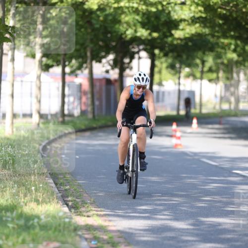 10.08.2025 - GEWOBA Citytriathlon Bremen Yannick Fuchs http://msf.ph/oto/8540726 10.08.2025 10:29:08 Radfahren 412, 424, 510 meine-sportfotos.de