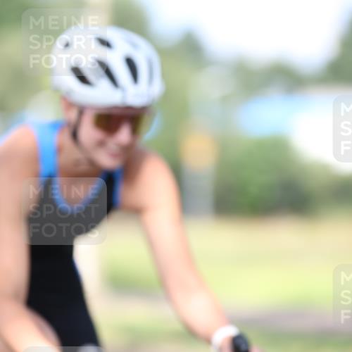 10.08.2025 - GEWOBA Citytriathlon Bremen Yannick Fuchs http://msf.ph/oto/8540731 10.08.2025 10:29:10 Radfahren 412, 424, 510 meine-sportfotos.de